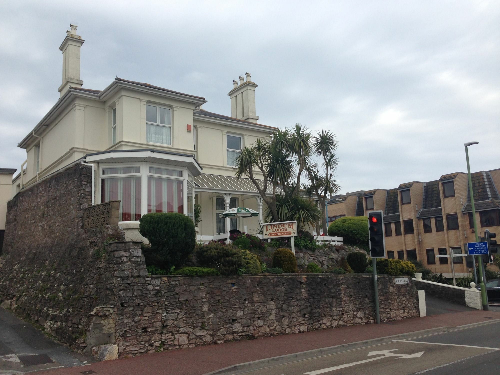 Lindum Lodge Torquay Exterior photo